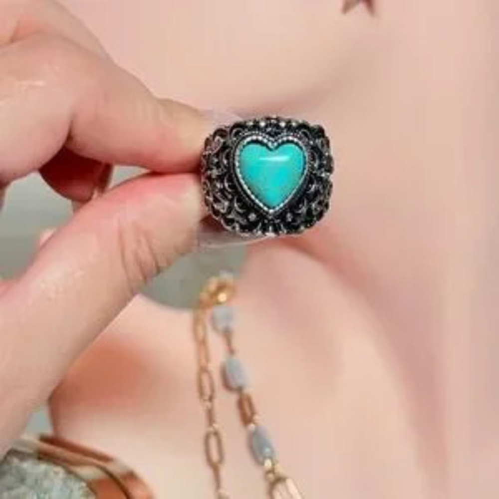 ?? Turquoise Heart Ring - Picture 3 of 6